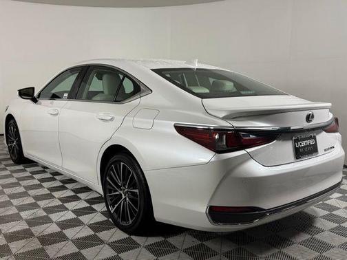 2024 Lexus ES 300h Base