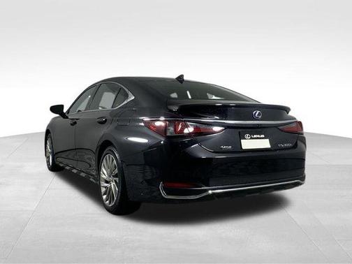 2021 Lexus ES 300h Ultra Luxury