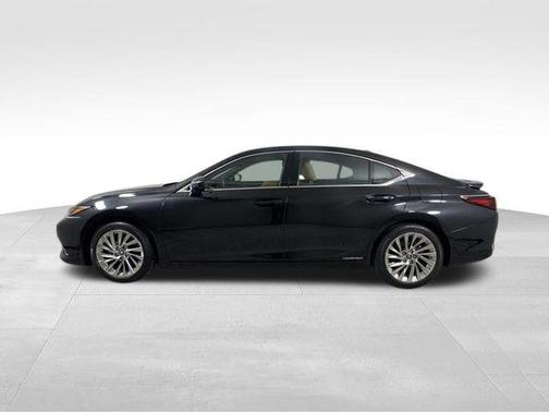 2021 Lexus ES 300h Ultra Luxury