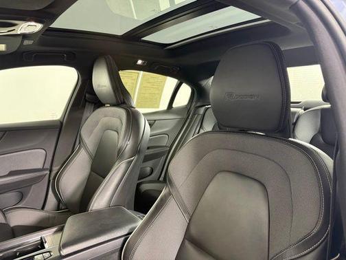 2019 Volvo S60 T6 R-Design