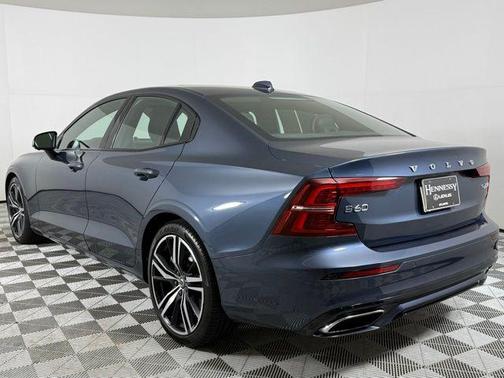 2019 Volvo S60 T6 R-Design