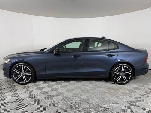 2019 Volvo S60 T6 R-Design