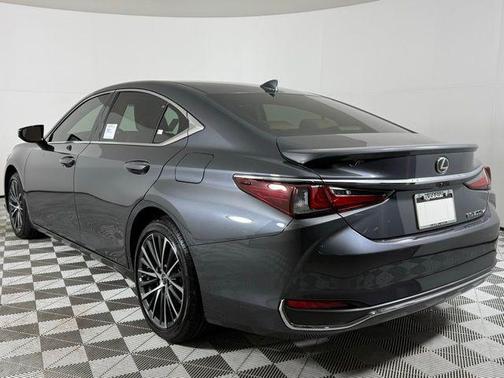 2025 Lexus ES 300h Base