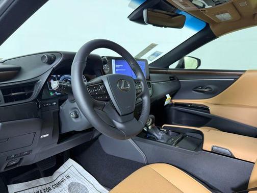 2025 Lexus ES 300h Base