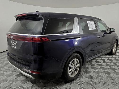 2023 Kia Carnival LX