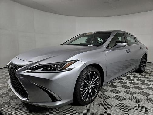 2025 Lexus ES 300h Premium