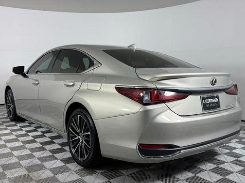 2024 Lexus ES 300h Base