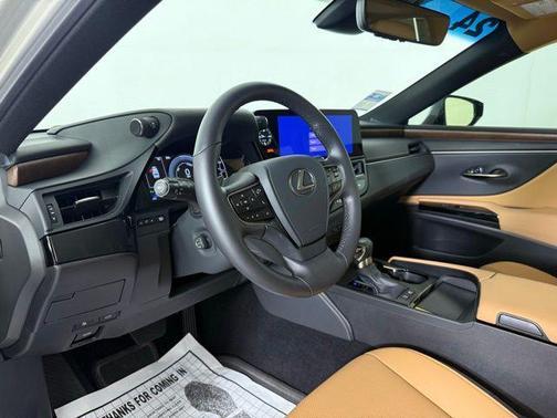 2024 Lexus ES 300h Base
