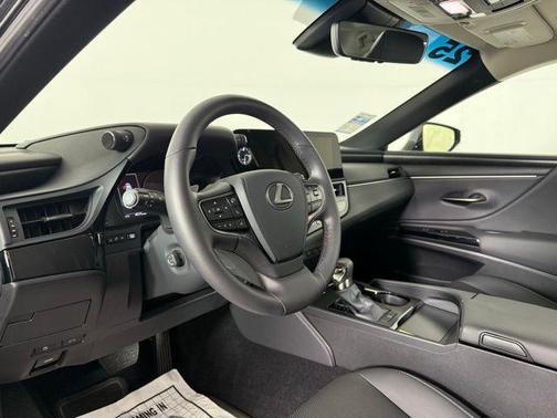 2025 Lexus ES 350 Premium