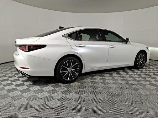 2025 Lexus ES 350 Base