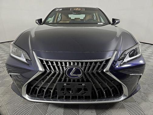 2022 Lexus ES 300h Premium