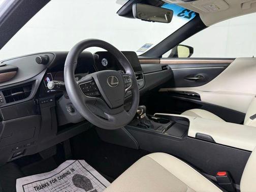 2023 Lexus ES 250 Base
