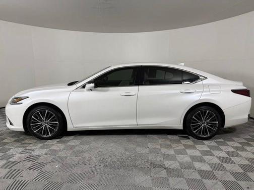 2023 Lexus ES 250 Base