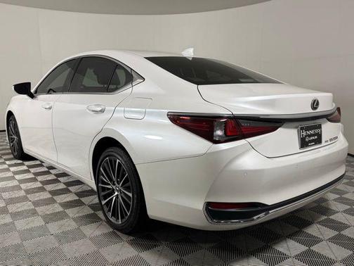 2023 Lexus ES 250 Base