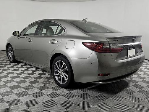 2017 Lexus ES 300h Base