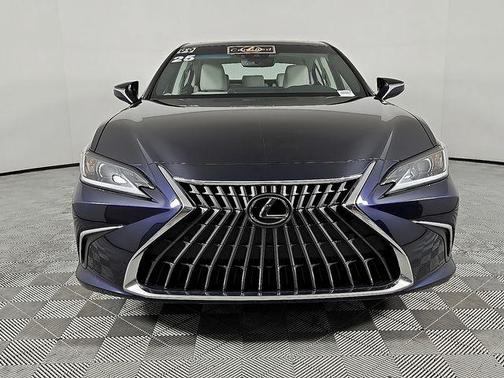 2025 Lexus ES 300h Premium