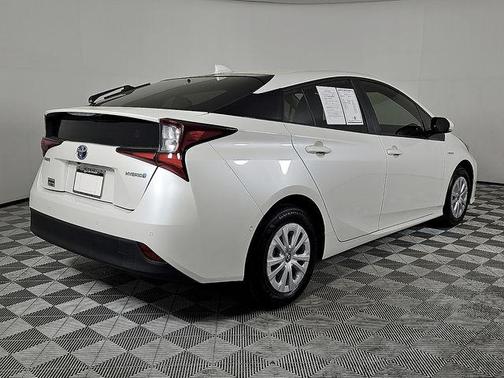 2020 Toyota Prius LE