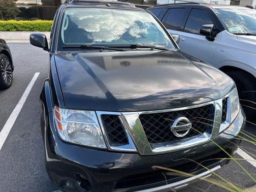 2012 Nissan Pathfinder LE
