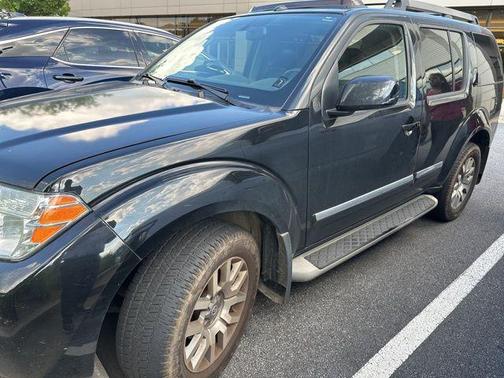 2012 Nissan Pathfinder LE