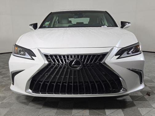 2025 Lexus ES 300h Premium