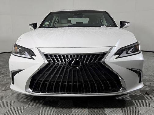 2025 Lexus ES 300h Premium