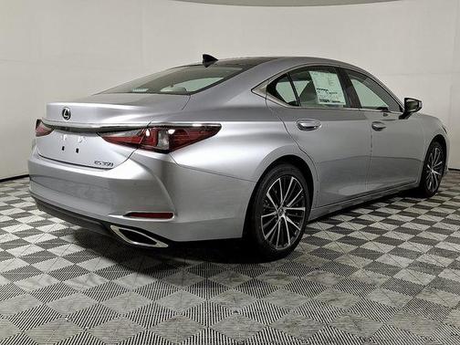 2025 Lexus ES 350 Base