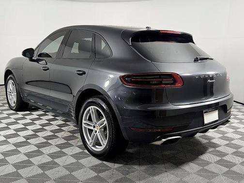 Volcano Grey Metallic 2018 Porsche Macan Macan