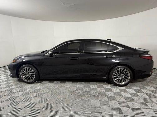 2025 Lexus ES 300h Luxury