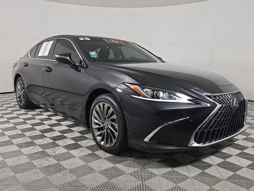 2025 Lexus ES 300h Luxury
