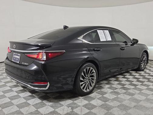 2025 Lexus ES 300h Luxury
