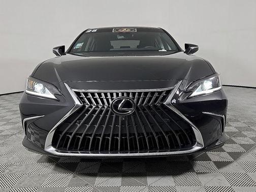 2025 Lexus ES 300h Luxury