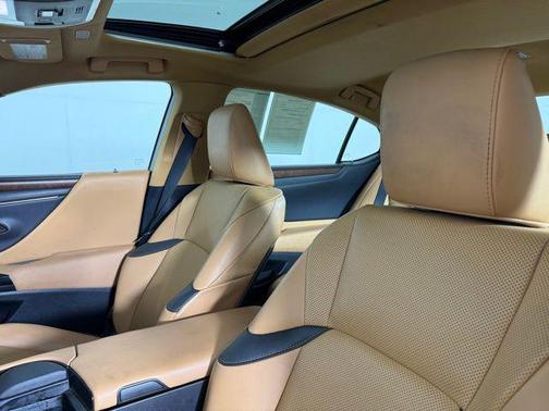 2022 Lexus ES 350 Premium