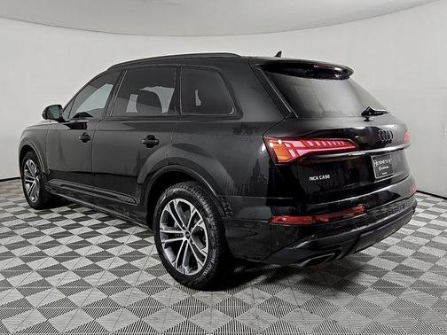 Mythos Black Metallic 2025 Audi Q7 45 Premium Plus