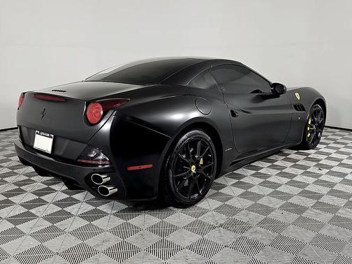 Nero 2014 Ferrari California Base