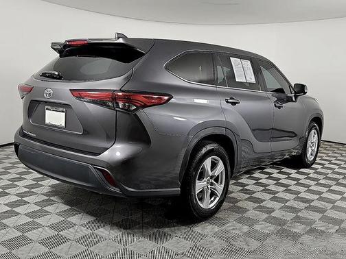 Magnetic Gray Metallic 2021 Toyota Highlander L