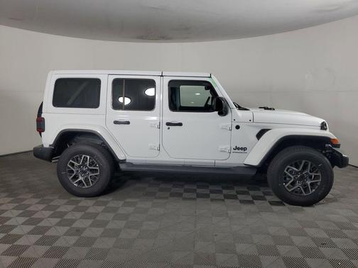 2025 Jeep Wrangler 4-Door Sahara 4x4