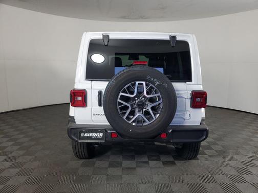 2025 Jeep Wrangler 4-Door Sahara 4x4