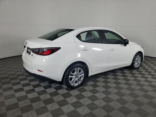 2017 Toyota Yaris iA Base