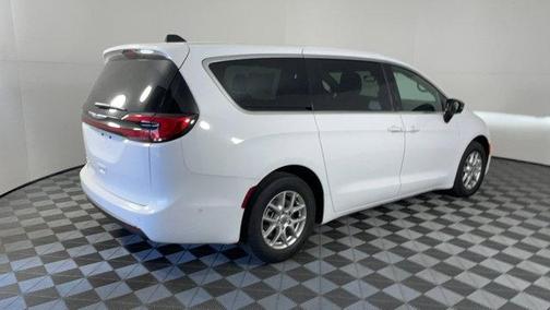 2025 Chrysler Pacifica L