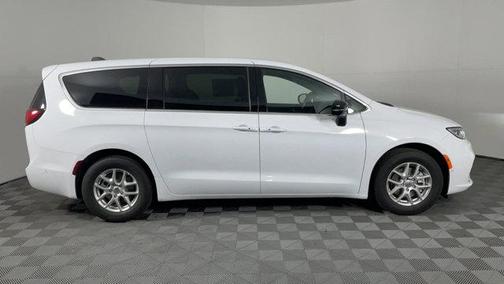 2025 Chrysler Pacifica L