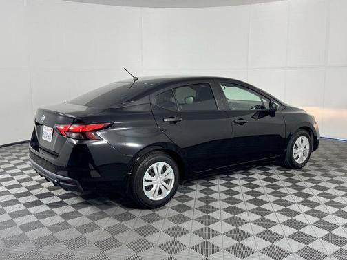 2021 Nissan Versa 1.6 S