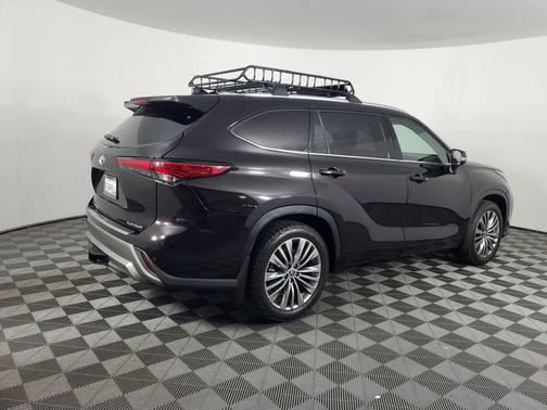 2022 Toyota Highlander Platinum