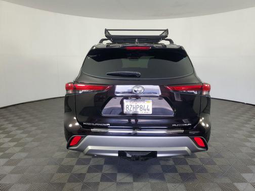 2022 Toyota Highlander Platinum
