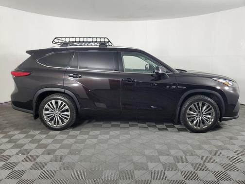 2022 Toyota Highlander Platinum