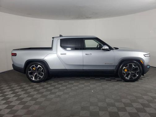LA Silver 2023 Rivian R1T Launch Edition