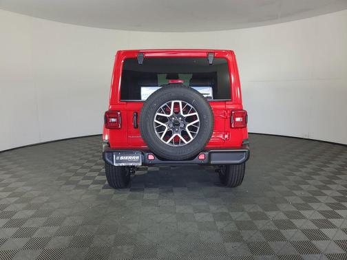 2025 Jeep Wrangler 4-Door Sahara 4x4