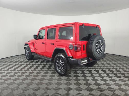 2025 Jeep Wrangler 4-Door Sahara 4x4