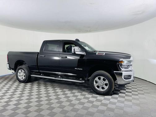 Diamond Black 2026 RAM 2500 Big Horn Crew Cab 4x4 6'4' Box