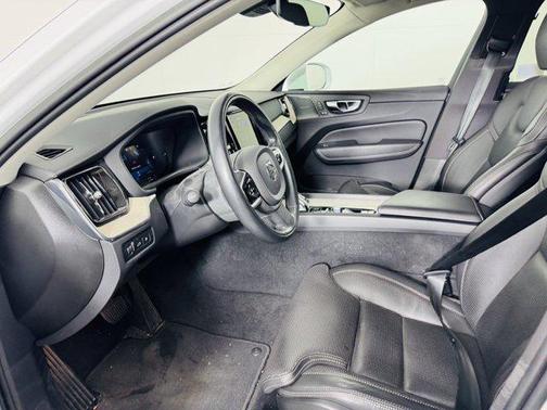 2022 Volvo XC60 Recharge Plug-In Hybrid T8 Inscription