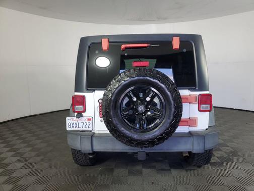 Bright White Clearcoat 2018 Jeep Wrangler JK Unlimited Sport